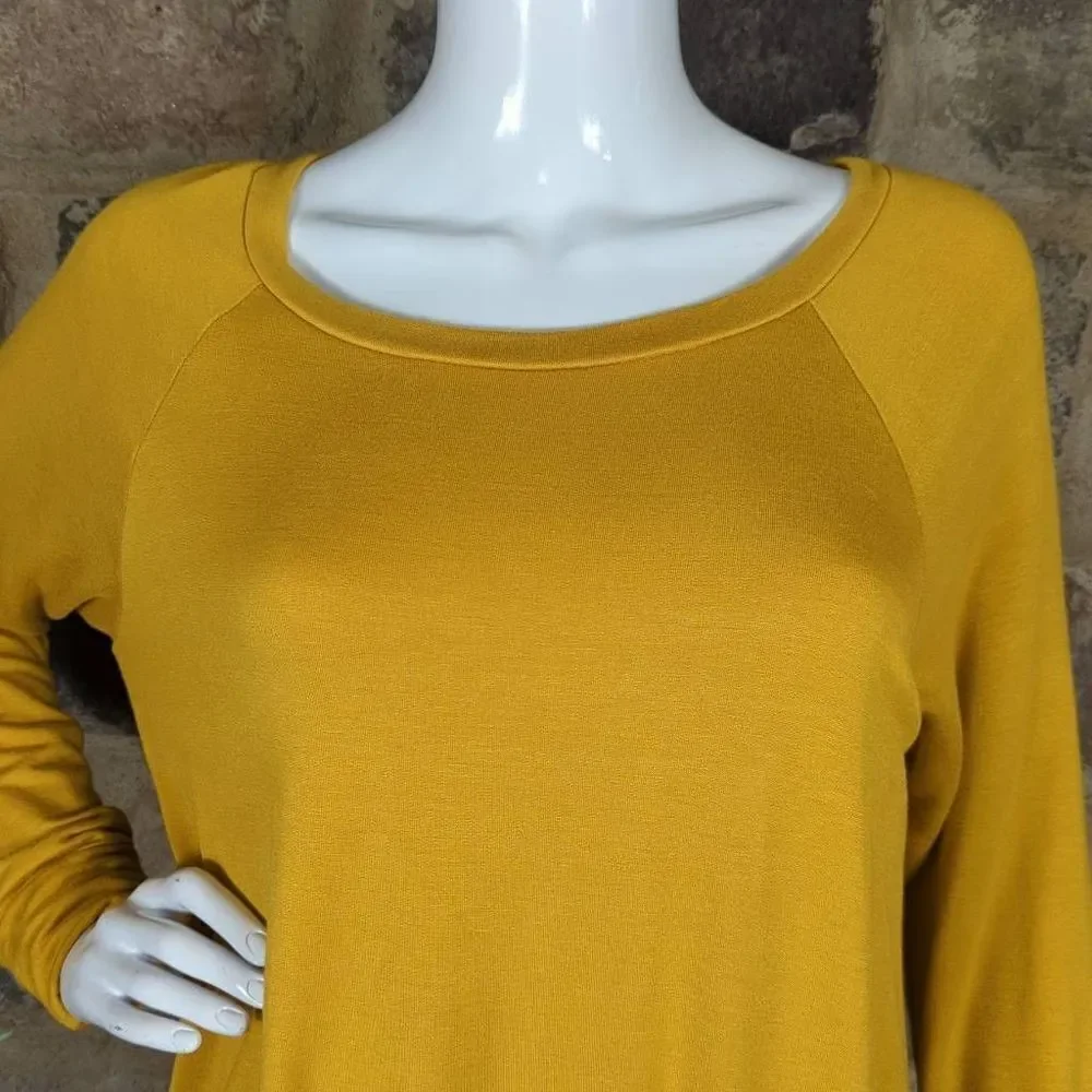 Ivoire Shirt Woman's Size Small Yellow Raglan‎ Long Sleeve Lightweight Soft